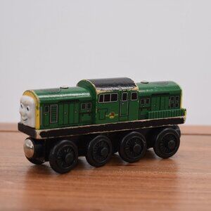 Derek 2003 Thomas the Tank & Friends Wooden Railway Learning Curve Round Magnet